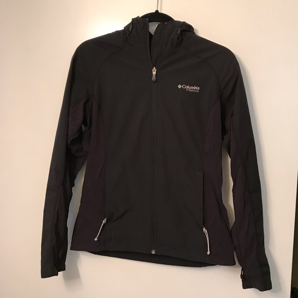 Columbia Jackets & Blazers - Columbia hooded jacket - black - size M